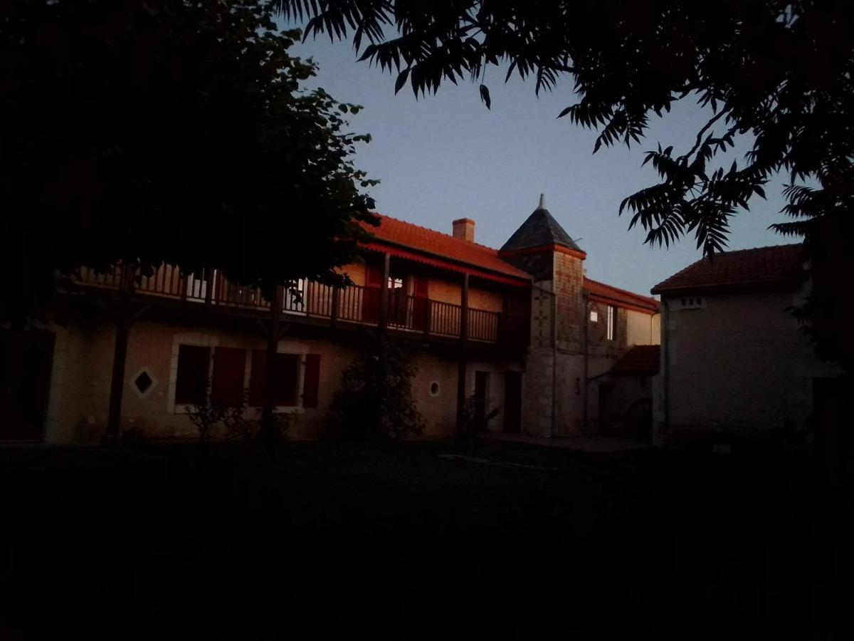 Au Repos Des Elfes Villa Braye-sous-Faye Dış mekan fotoğraf